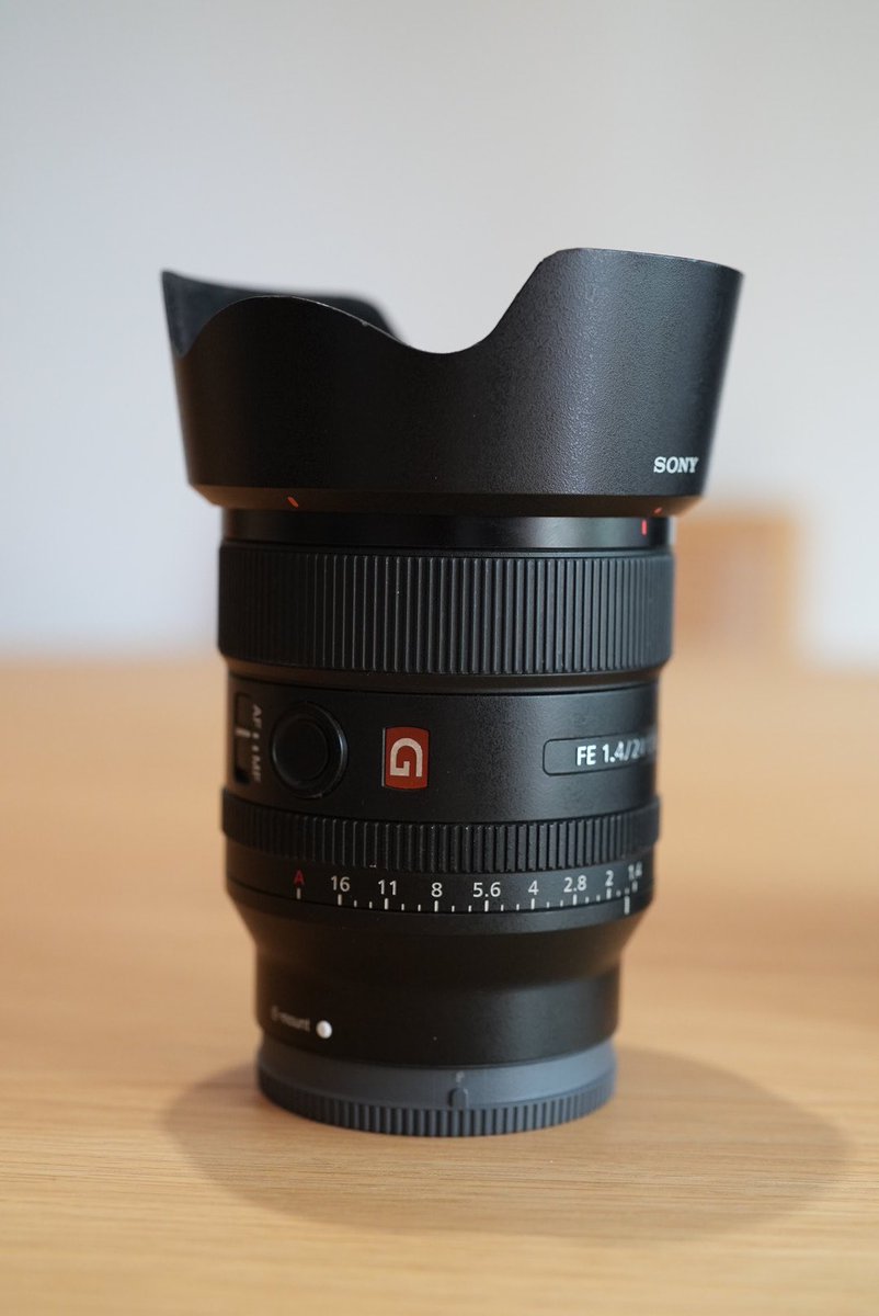 rec_run's tweet photo. Dadle cariño a este pepinazo que pongo a la venta… Vendo "Objetivo Sony 24mm 1.4f GM muy cuidado y completo" en Wallapop
 https://t.co/WVFEvn2K4g https://t.co/n0uDcBVY9v
