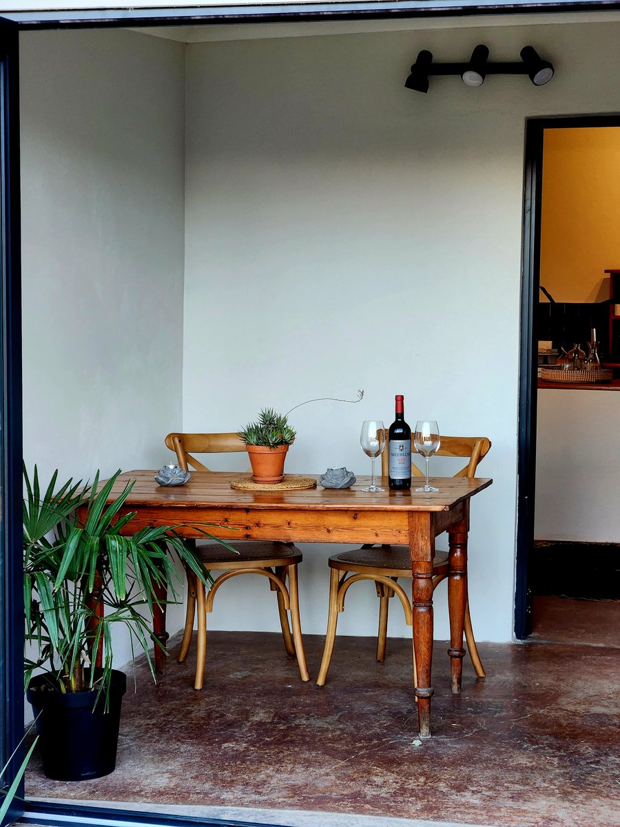 berghouse's tweet photo. Wine time?
.
.
.
#winelover #wine #drakensbergmountains #mountainviews #mountaincabin #northerndrakensbergmountains #getaway #Berg #wegbreek #naweek #countrylife #beautifuldestinations https://t.co/s8N3n2RYHt
