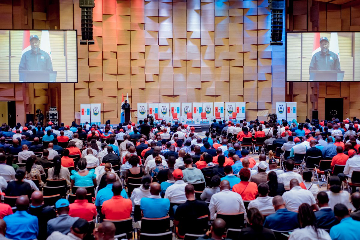 rpfinkotanyi's tweet image. HAPPENING: Over 800  people, including RPF cadres and other national leaders, are meeting at the headquarters of RPF-Inkotanyi in Rusororo to discuss various issues that threaten national unity. #UbumweBwacu