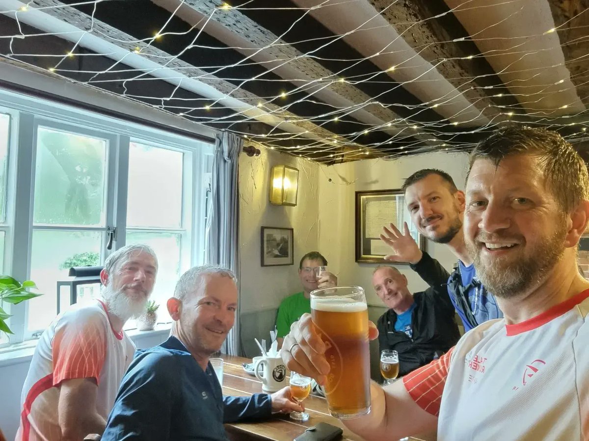 Sometimes we do our runs a little bit differently... this Saturday saw many of our runners (plus a few friends from CrossFit Aldermaston and Claws N Paws) run a pub half marathon! Taking in six pubs around the local area, it was a lovely social run! #running