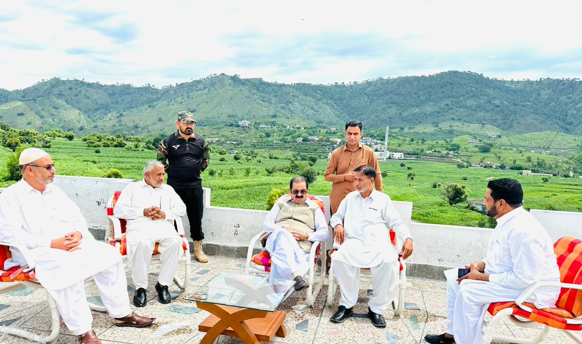 GhaisAslam's tweet photo. چوک صاحباں چڑہوئی: 
صدر پاکستان پیپلز پارٹی آزاد کشمیر و سینئر پارلیمنٹیرین چوہدری محمد یاسین سے حلقہ چڑہوئئ کے وفود ملاقات کر رہے ہیں.
@BBhuttoZardari @BakhtawarBZ #PPPAJK https://t.co/BsDRo53ob3