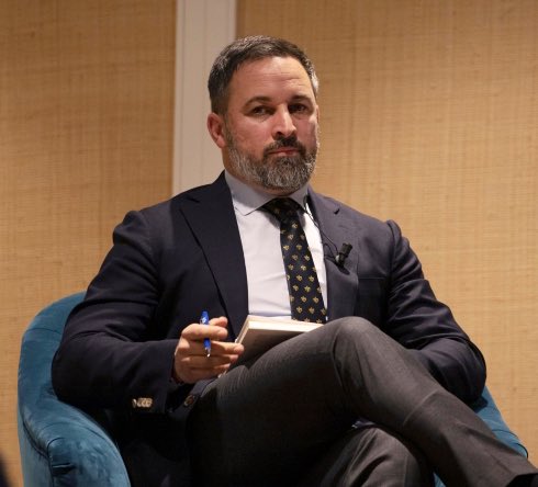 Que una persona con la vida laboral en blanco pueda ser vicepresidente del Gobierno de España 🇪🇸, dice mucho del nivel de las derechas españolas. 
#EleccionesGenerales