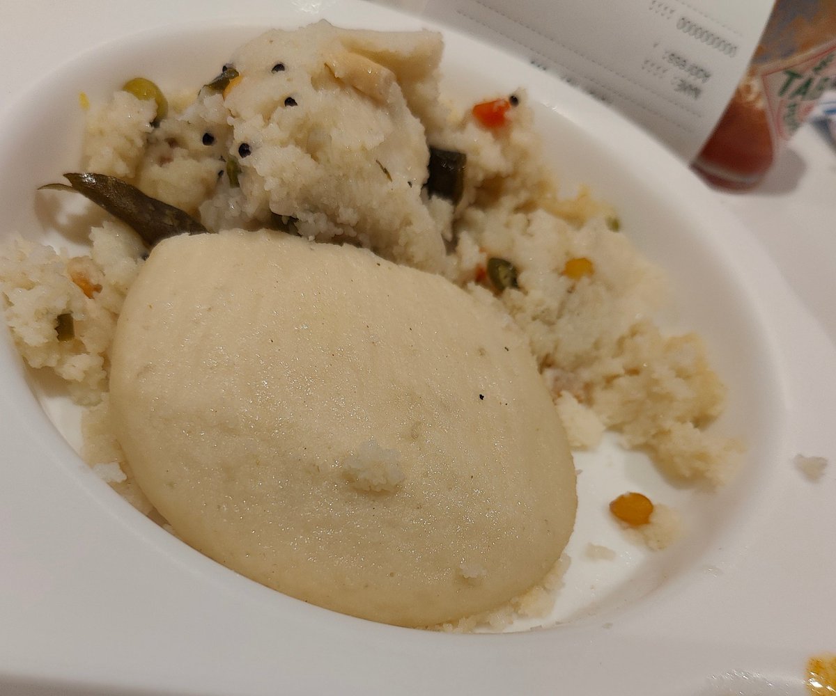 ranjalrajesh's tweet image. Totally disappointed with the quality of food being served at  #Vango in #Terminal2 departures at Mumbai the idli was stale, upma &amp;amp; filter coffee were good, when you pay such a price the least you can give to customer is quality food #Food #Airport @airsewa_MoCA