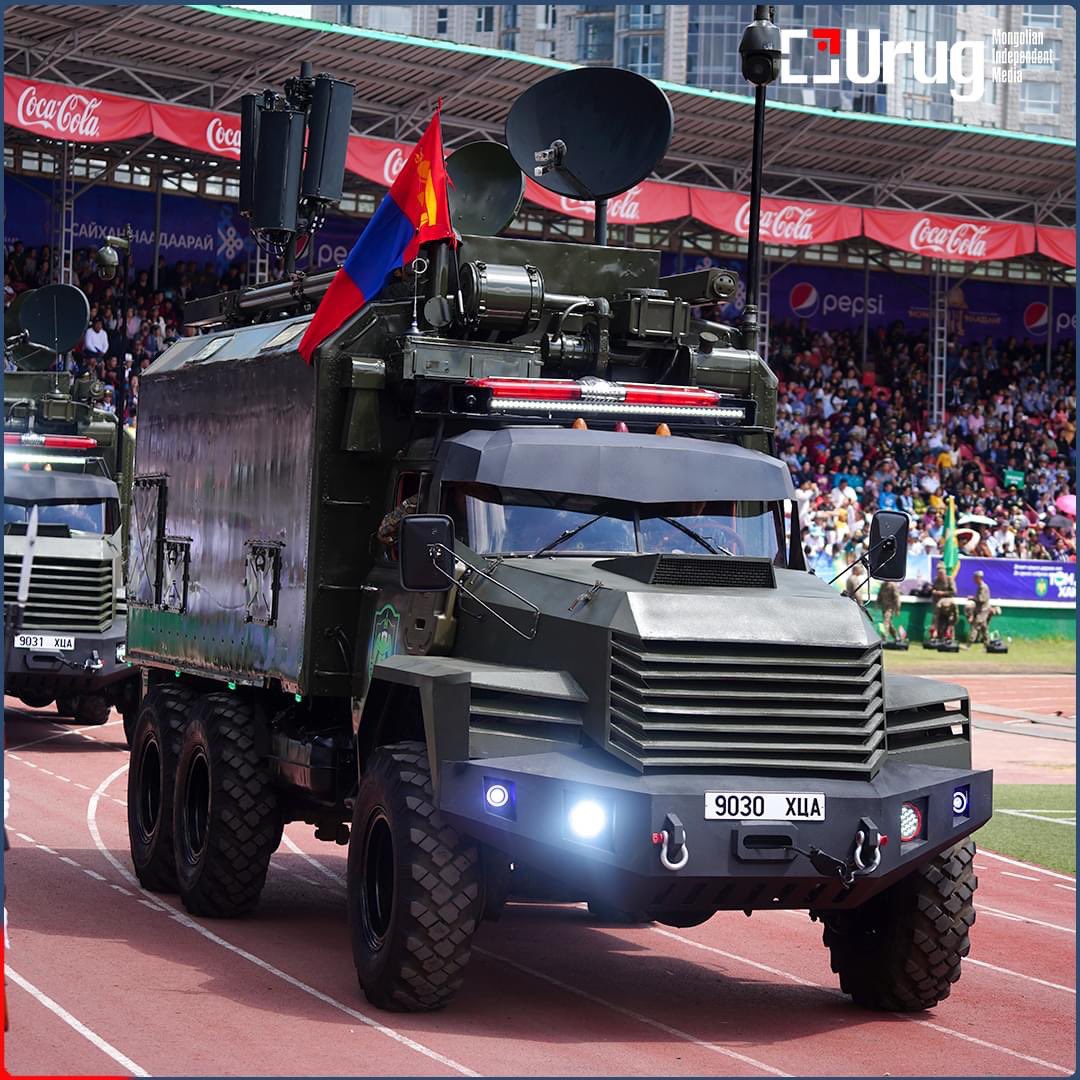 Алтан шаахай өмсөвч
Алцан майга нь хэвээрээ🙊😂
Муу модны 31 ээ бол яаж ч харсан таниад бгнмаа гэсс