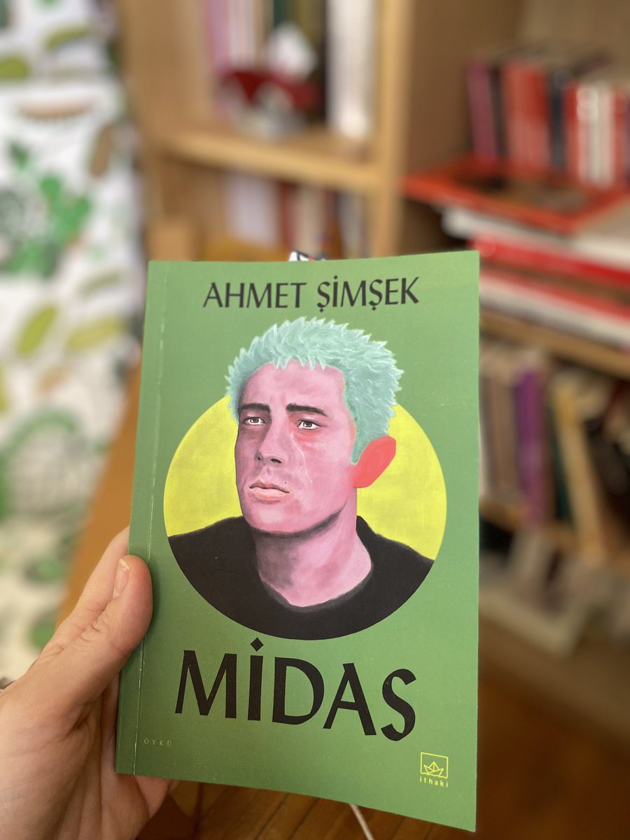 #neokuyorum
Ahmet Şimşek’in 2. öykü kitabı #midas 
Cuma günü çıktı ve hemen aldım. Hayatın içinden hikayeler. Bazı durumları sadece kendinin hissetmediğini bilmek, yalnız olmadığını düşündürüyor.