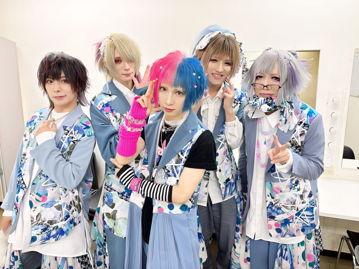 official_canzel's tweet photo. 【07/22 新宿BLAZE THX!!!!!】

8ヶ月ありがとうございました！
またいつか会える日まで、皆さん元気に楽しく生きていきましょう！

アーカイブ配信はこちら！
https://t.co/VDk7EPhj4m

Tシャツ、アクスタの受注通販決定！
https://t.co/UmDMkIGrwX

#キャンゼル https://t.co/g1weO6itML