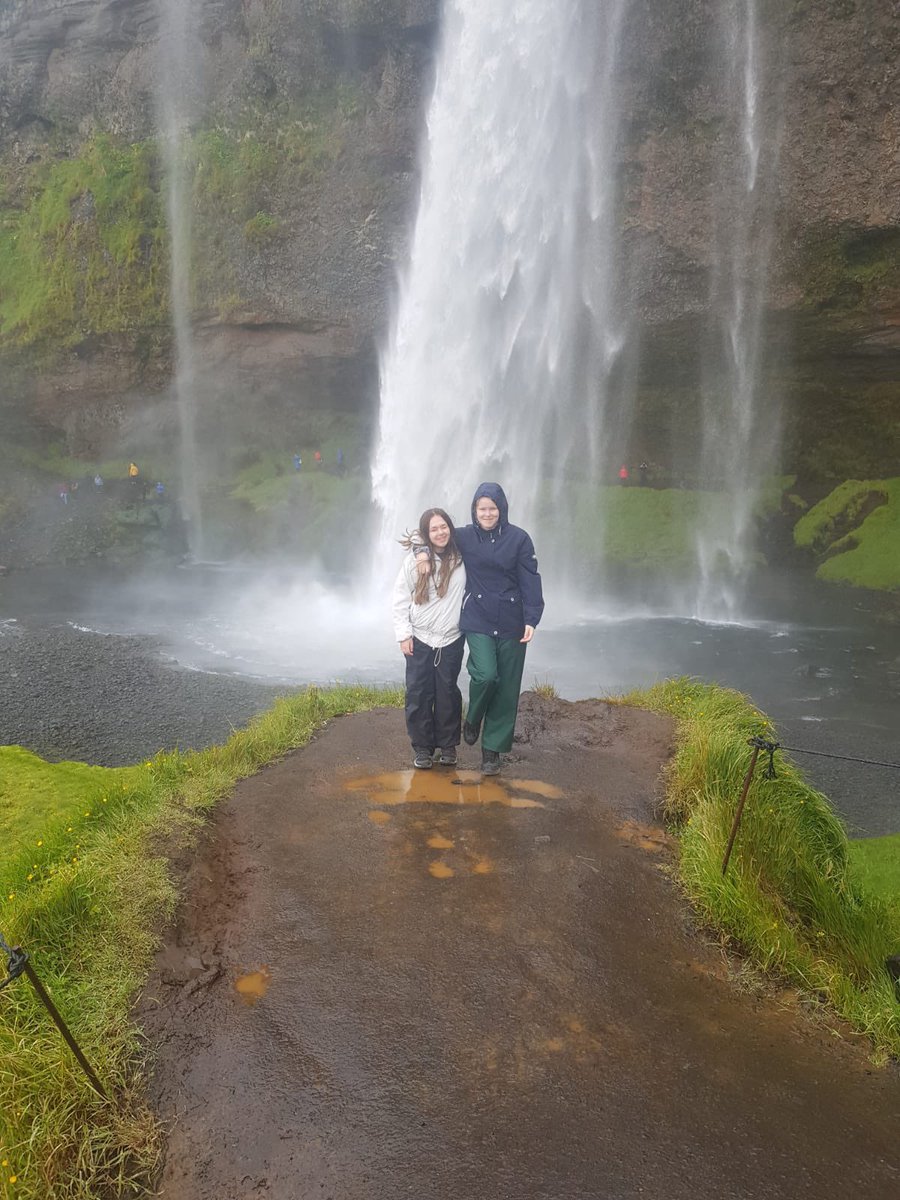 PATCarletonHigh's tweet image. Seljalandsfoss, the last water fall of the #CHSIcelandTrip2023. Everyone got absolutely drenched!
#Geographyrocks #waterfall #Iceland🇮🇸