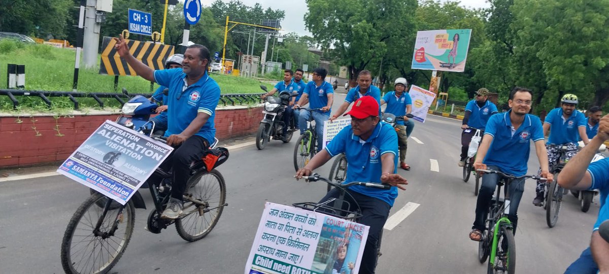DaxeshVania's tweet photo. Glimpses of #ParentsDay - #CycleRally for Stop #ParentalAlienation (Dt.23-7-23) at Gandhinagar organized SamantaFoundation.💐
@InsaafNGO
@BIbhopal
@DaamanNGO
@HridayaNFH
@sifngp
@sifchandigarh
@SIFKtka
@SIFHYD
@sif_odisha
@SifAgraTigers
@SFFNGO
@MenWelfare
@vaastavngo
@sifgujarat https://t.co/louE4nGR0L