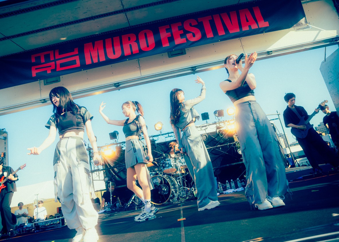 murofes's tweet photo. 【ムロフェス2023レポ】

ムロフェス2023唯一のアイドル、PassCode。

重厚なバンドを従えて、
かわいいとカッコいいが全て詰まったライブで会場を魅了し、
念願のムロフェス初出演を全力で楽しんだ。

pic @inagakiruriko
#murofes https://t.co/KhANd4coNY