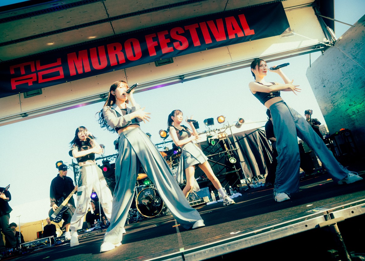 murofes's tweet photo. 【ムロフェス2023レポ】

ムロフェス2023唯一のアイドル、PassCode。

重厚なバンドを従えて、
かわいいとカッコいいが全て詰まったライブで会場を魅了し、
念願のムロフェス初出演を全力で楽しんだ。

pic @inagakiruriko
#murofes https://t.co/KhANd4coNY