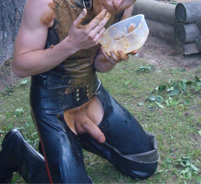 He is <a href="/swisspigboi/">Swisspigboy (9K)💩🇨🇭💩</a> and knows how to have a good time, its content is here
scatbook.com/swisspigboy?cr…
follow him                          ⬆️⬆️⬆️⬆️