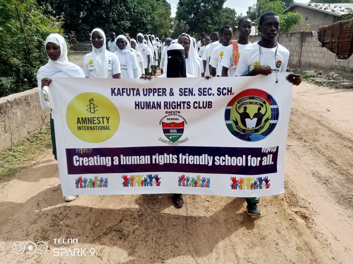 SeydiGassama's tweet photo. #Gambia #Kafuta Lancement du Club des droits humains de Kafuta Upper and Senior Secondary School. Parade dans la ville et Week-end de formation. Human Rights Friendly Schools Project, #AmnestyInternational #MoBSE, @AmnestySenegal @AmnestyWARO @AgnesCallamard @DeproseM https://t.co/gtszbwAXFU