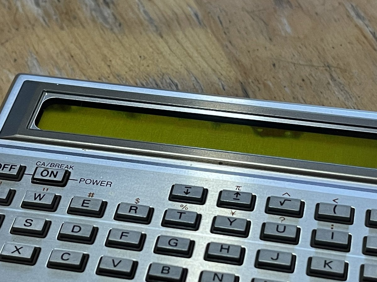 taroo17068998's tweet photo. 未使用品とはいえ、
やっぱり液晶の劣化は避けられなかったか…
#SHARP
#PC1210 https://t.co/MjxIqh09sj