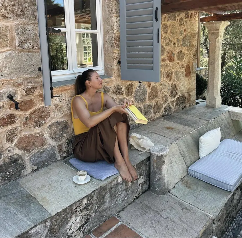 https://t.co/LnzKGNQHHL Photos: Maria Sharapova shows how Greece vacation has been going: Sharapova vacationing in Greece with her fiance and son. https://t.co/QNfsk5ZaBt https://t.co/l7VANhvufm