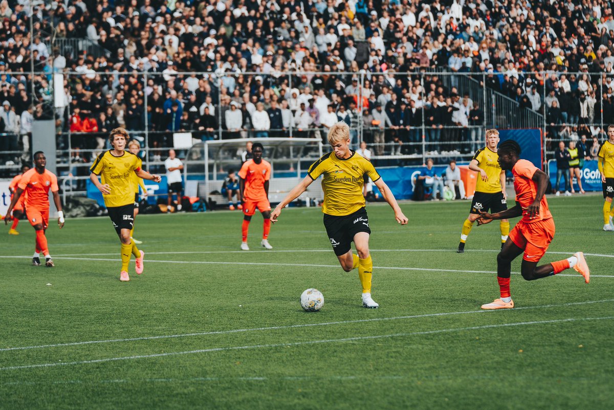 🥉| Mjällby AIF:s akademi står för fantastiska insatser i årets Gothia cup.

Både P15 och P17 når semifinal och får där se sig besegrade av blivande cupvinnarna.

Två tredjeplatser i världens största fotbollsturnering för ungdomslag imponerar.

#mjällbyaif #akademi #gothiacup