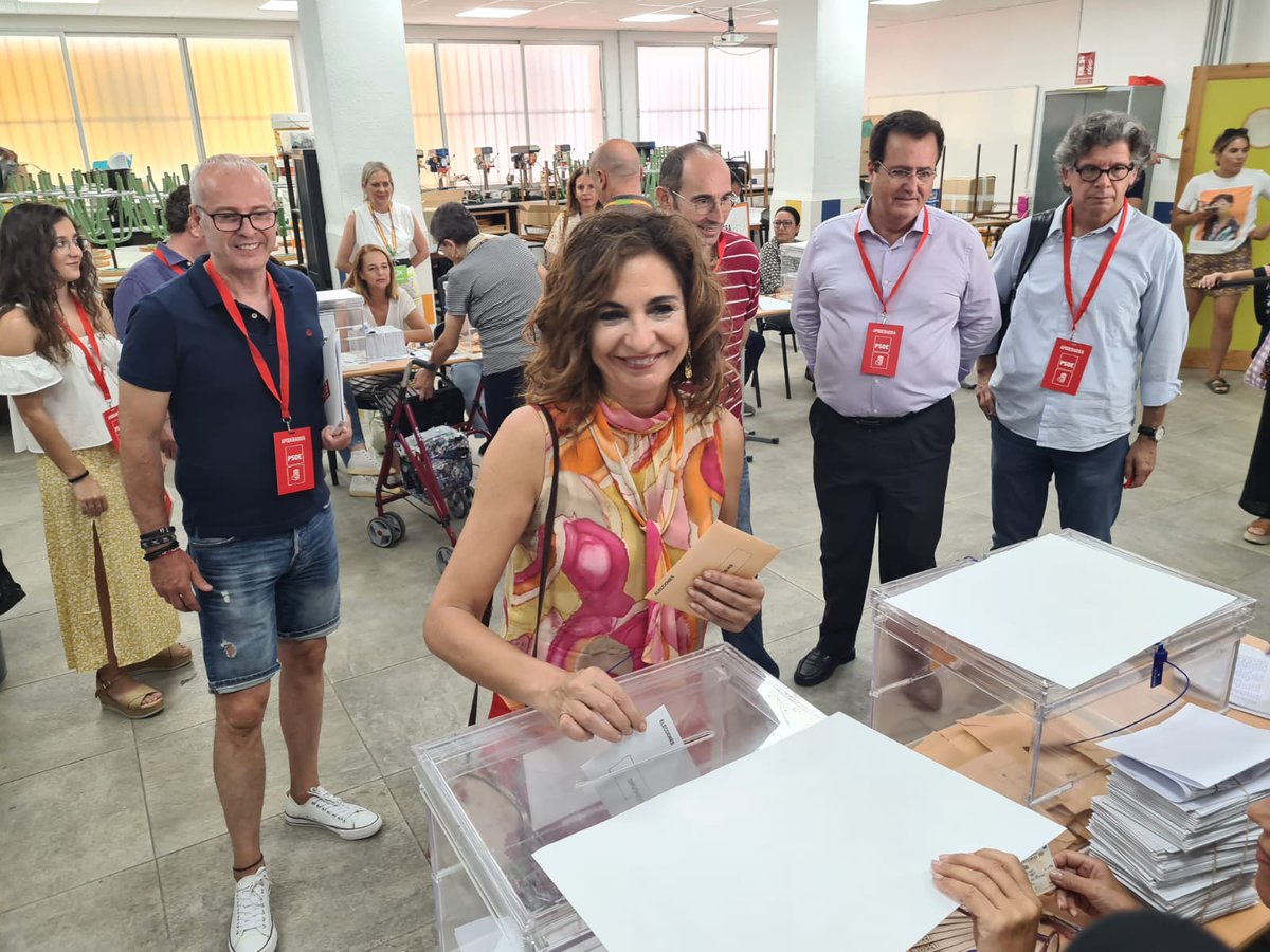 mjmonteroc's tweet photo. Estoy convencida de que habrá una gran participación y los españoles volverán a dar una lección de democracia y civismo.

Muchas gracias a todas las personas que están trabajando y colaborando para el éxito de esta jornada electoral.
#23J https://t.co/aAj6skxMLV