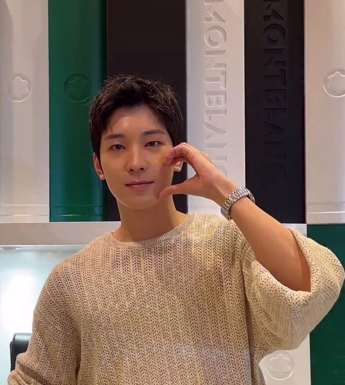 Etha_xn's tweet photo. ภาพหายาก ท่านี้ก็ได้มายากนะ 

📍ร้าuoาหารไทe https://t.co/udimaDKUG0
