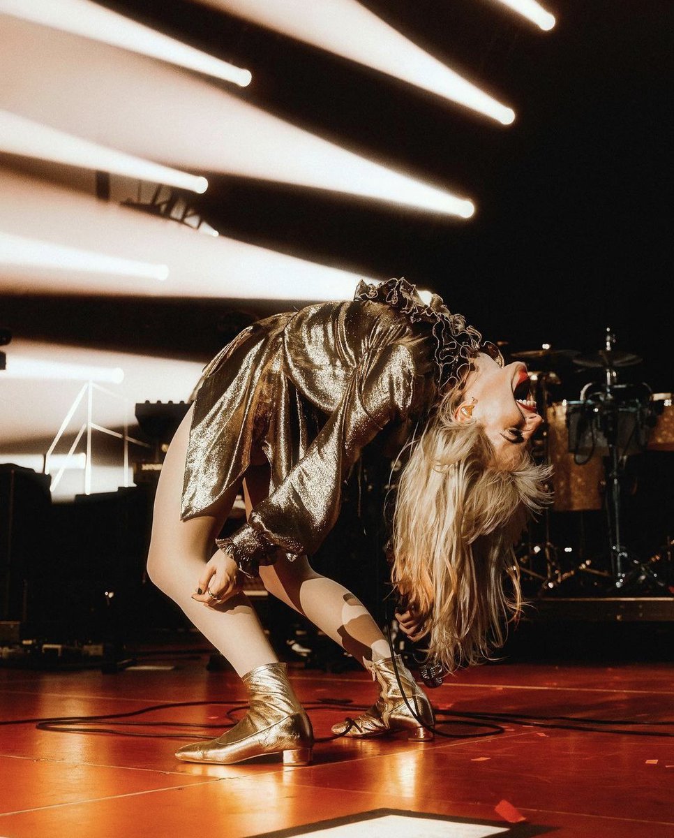 SWEparamore's tweet photo. - @ the Kia Forum 07.20.23 by Christian Sarkine https://t.co/4nl5bhbK24