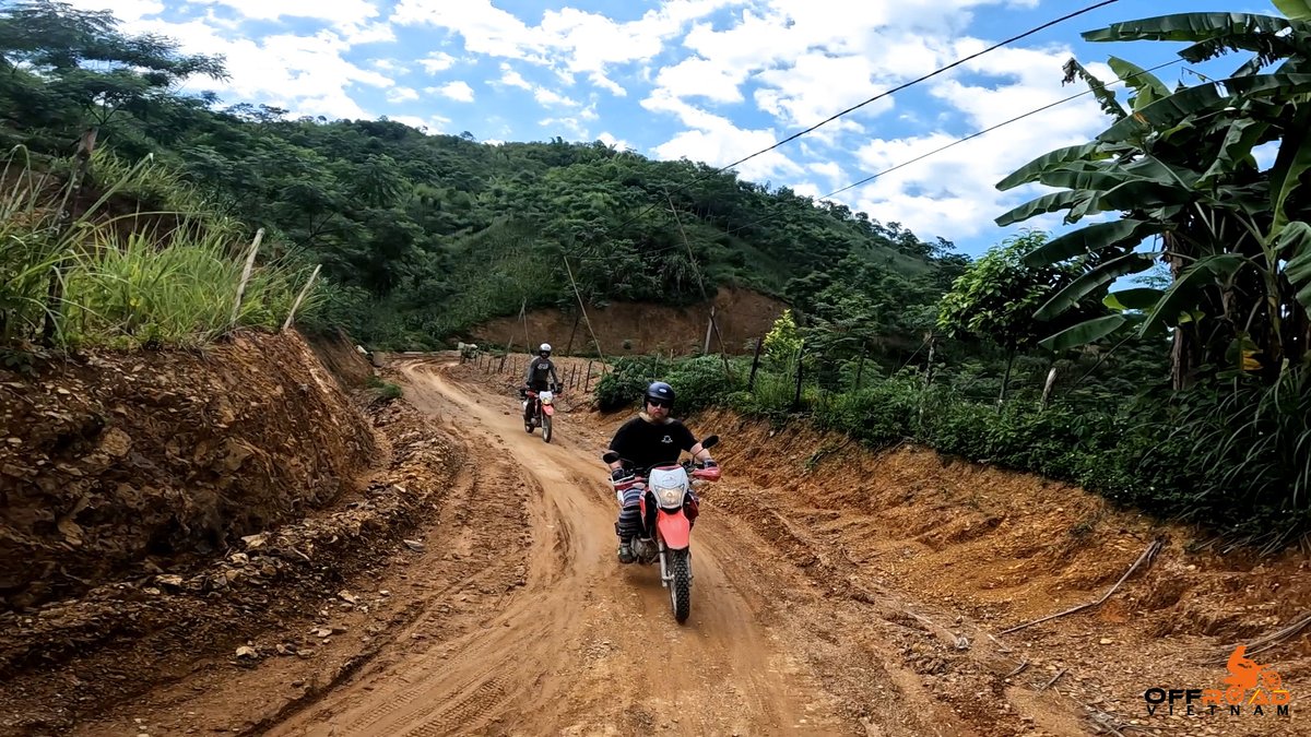 vietnamriders1's tweet photo. Dirt bike riding takes bikers off the pavement into the wilderness anytime they want. 💗

🛜 https://t.co/EL1g9omduo

#offthepavement #intothewilderness #sensescomealive #vietnam #xuhuong2023 #trending2023 #motorbike #tour #rental #honda #XR250 #XR150L #CRF150L #CRF250L #CRF300L https://t.co/ou5OcvOhkW