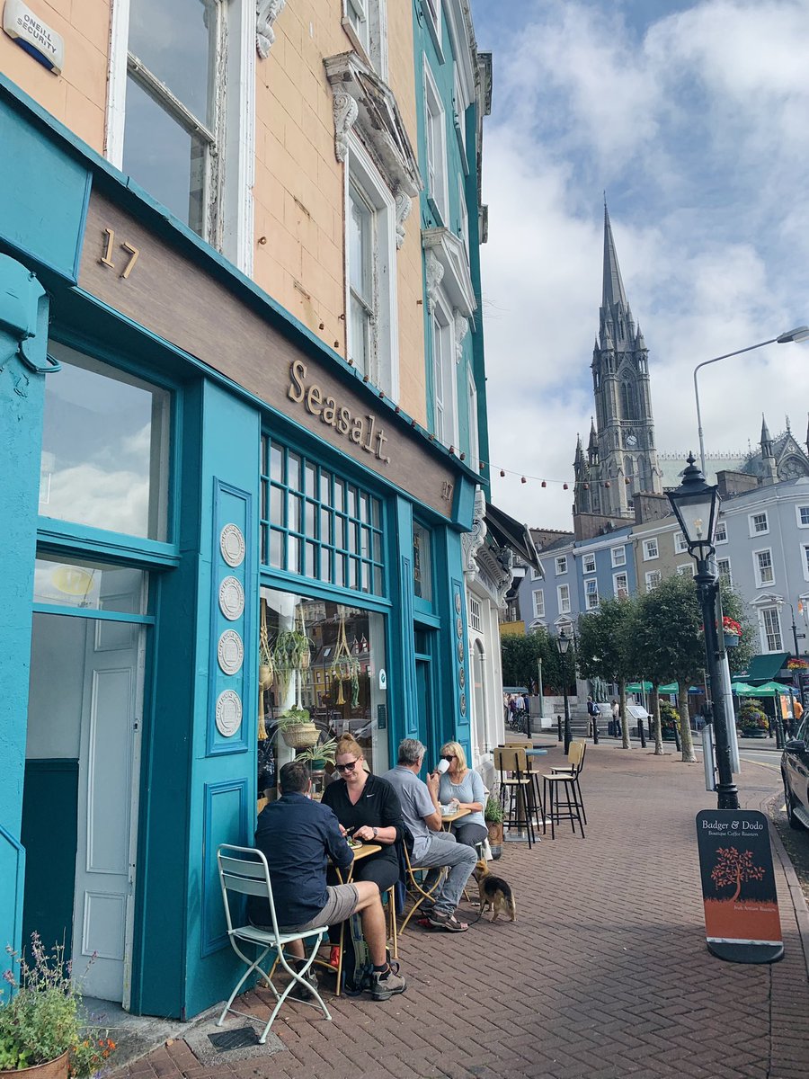 Sunday morning in Cobh 🥰#cobh #cruise #corkharbour #market #music #dayout #colourfulcobh @CobhSeasalt @PortofCork @Corkcoco