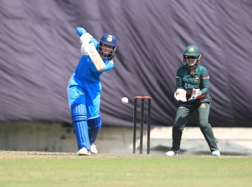 mandhana_smriti's tweet photo. That's a wrap in Bangladesh.On to the next. 🇮🇳🇧🇩 https://t.co/IVDcIXlsuw