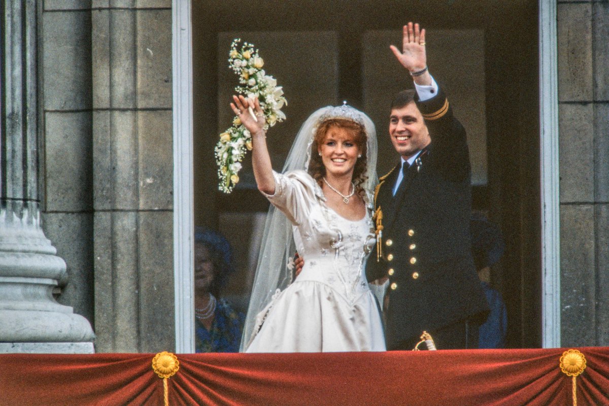 23rd July 1986 Prince Andrew, the second son, and third child of Queen Elizabeth II and Prince Philip married Sarah Ferguson at Westminster Abbey. Their divorce in May 1996 attracted a high level of media coverage. https://t.co/FKKPGh8Q9P