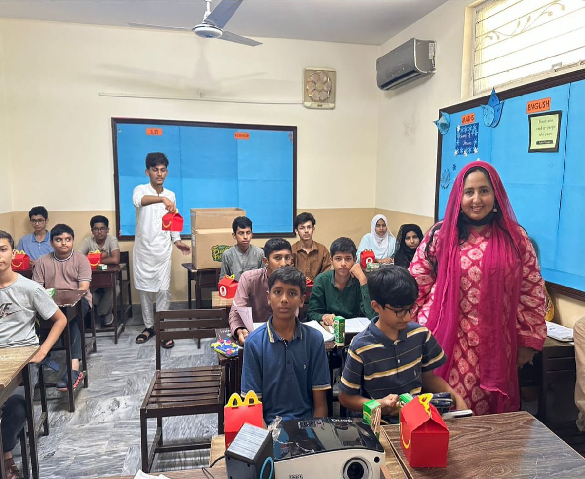 TA_Ranjha's tweet image. Started a Weekend #STEM school for exceptionally talented students at #MMalam road.I visited the school nd interacted with the kids,treated them McDonald's for lunch. Their intelligence was impressive,especially noticeable in the challenging questions they posed to their teacher.