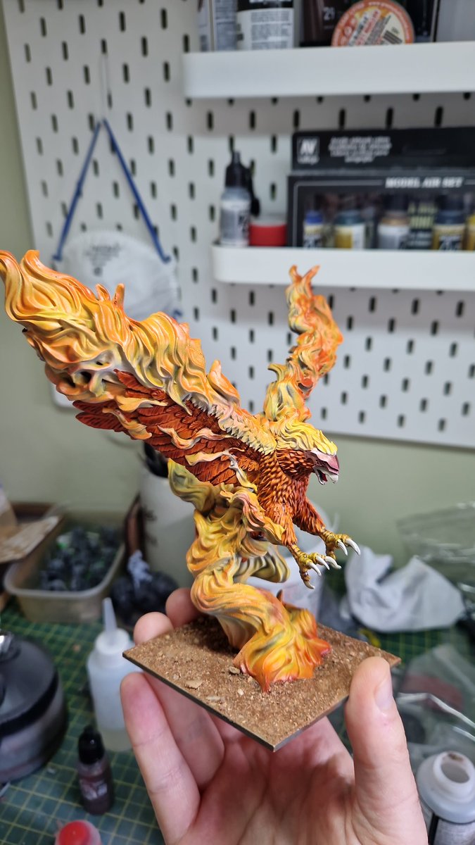 WIP of my <a href="/manticgames/">Mantic Games</a> Phoenix for my Brothermark. Really cool mini.

#kingsofwar #mymantic #miniaturepainting