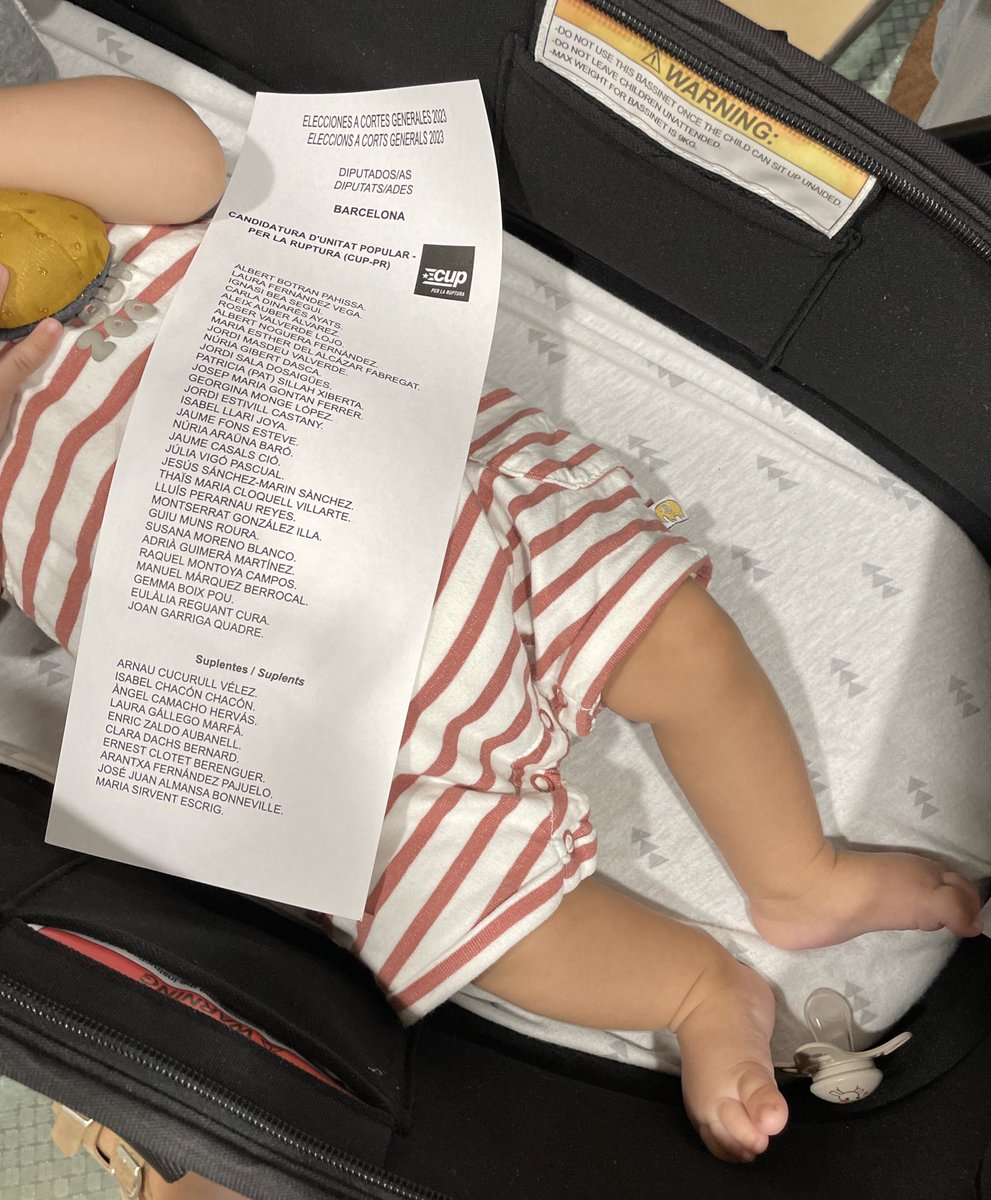 laia_santis's tweet photo. Si no som nosaltres, qui?

Per tu, fill. 
Pels teus drets socials i democràtics.
Perquè siguis educat en català.
Perquè mai et fereixi el feixisme.
Per un present i un futur digne i just.

#PlantemCara
#Nopassaran 
#VotaCUP https://t.co/0G79YbV4ni