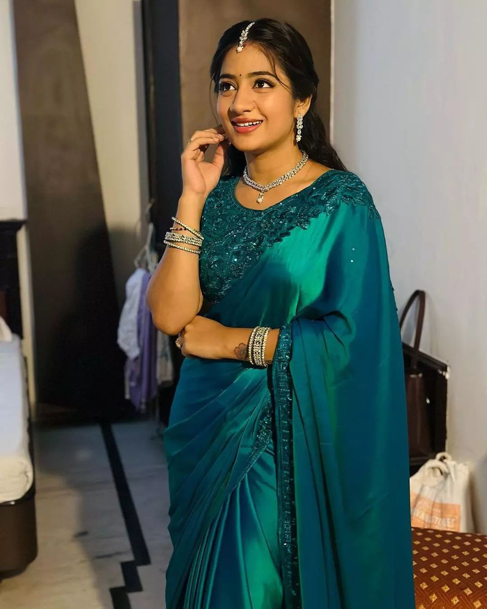 gowthamblr91's tweet photo. #binthu #hema #serialacters #auntylover #instamodal #instabeauty #auntyverian https://t.co/qd73svLeod