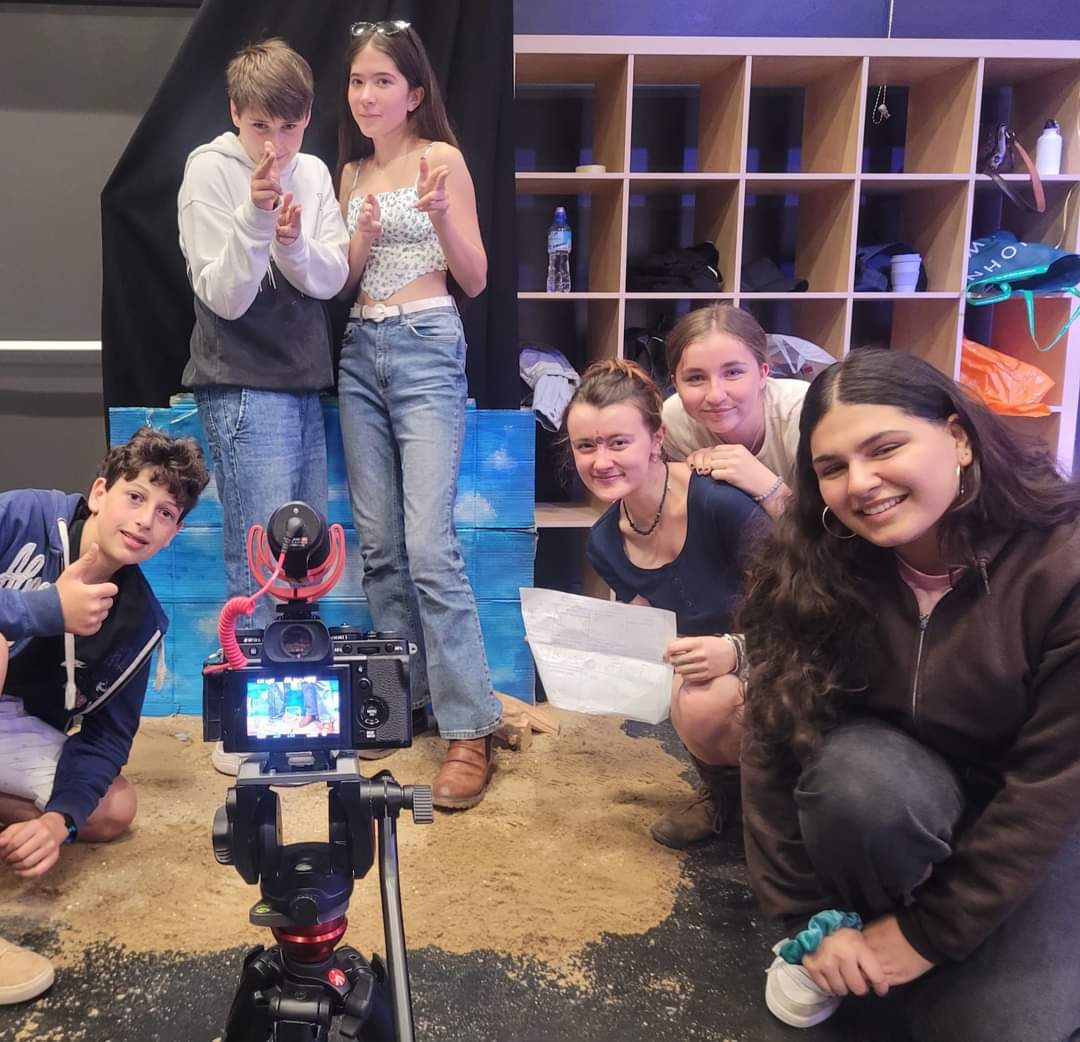 Absolutely loving the creativity with this short film and can't wait to watch it in the cinema next year!