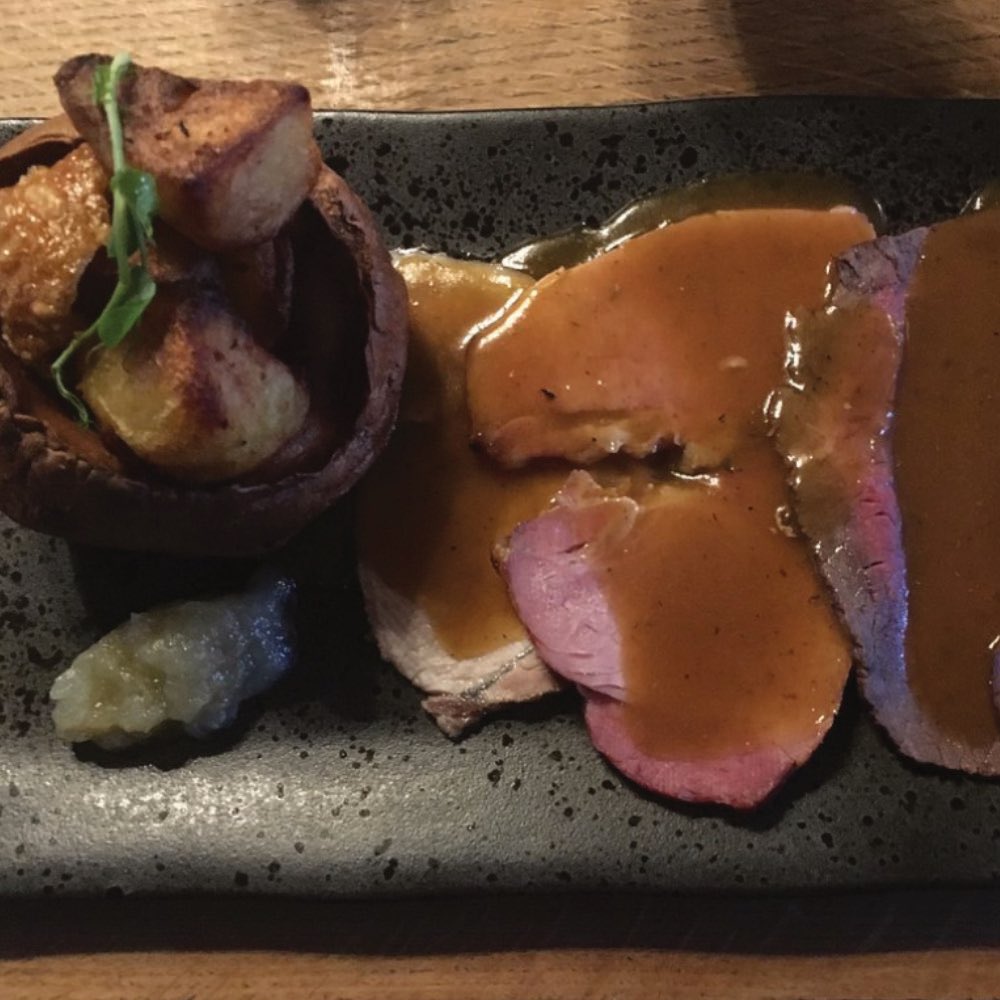 WhiteHart1505's tweet photo. It's nearly Sunday Roast time and our chefs are busy preparing in the kitchen. Enjoy a Beef, Pork, Chicken or Nut Roast from noon. Call us now on 01787 237 250 or reserve a table online: https://t.co/XCfYA8iej8 #whitehartgtyeldham #essex #essexfood #essexdining #essexrestaurant https://t.co/GZjVCpvsNS