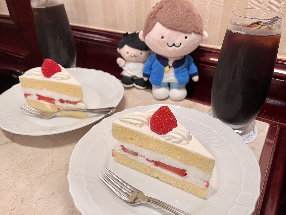 udonco8's tweet photo. MVで使われたショートケーキを食べた後にライブで「ショートケーキ」を聴くという贅沢なこともした…!想像以上に甘さ控えめなケーキだったな~といつも以上に味わい深い体験になった(*´ω`*)
#VISCOCITY #近藤晃央 https://t.co/pEycDLa7DX
