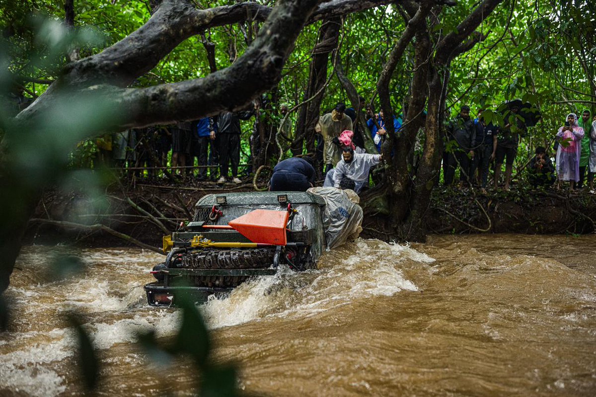 Cougarmotorspor's tweet photo. 3. 2. 1. Go!
The Rainforest Challenge India | 22 - 29 July, Goa 2023 
#rfcindia #rainforestchallenge #offroad #goatourism #4x4 #comeupwinch #manipalhospital #taanbeverages #TenetDiagnostics #brutforce #NeverTurnBack #Jimny4x4 #NEXAExperience #redbull https://t.co/oaDw0LtKxd