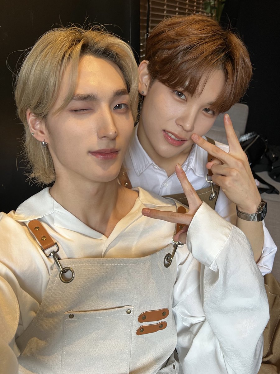 XODIAC_MEMBERS's tweet photo. [#범수] 

커피 한 잔 할래요~💜 (톰with줴리)

#XODIAC #소디엑 #BEOMSOO #범수 https://t.co/7YQbdudx5R