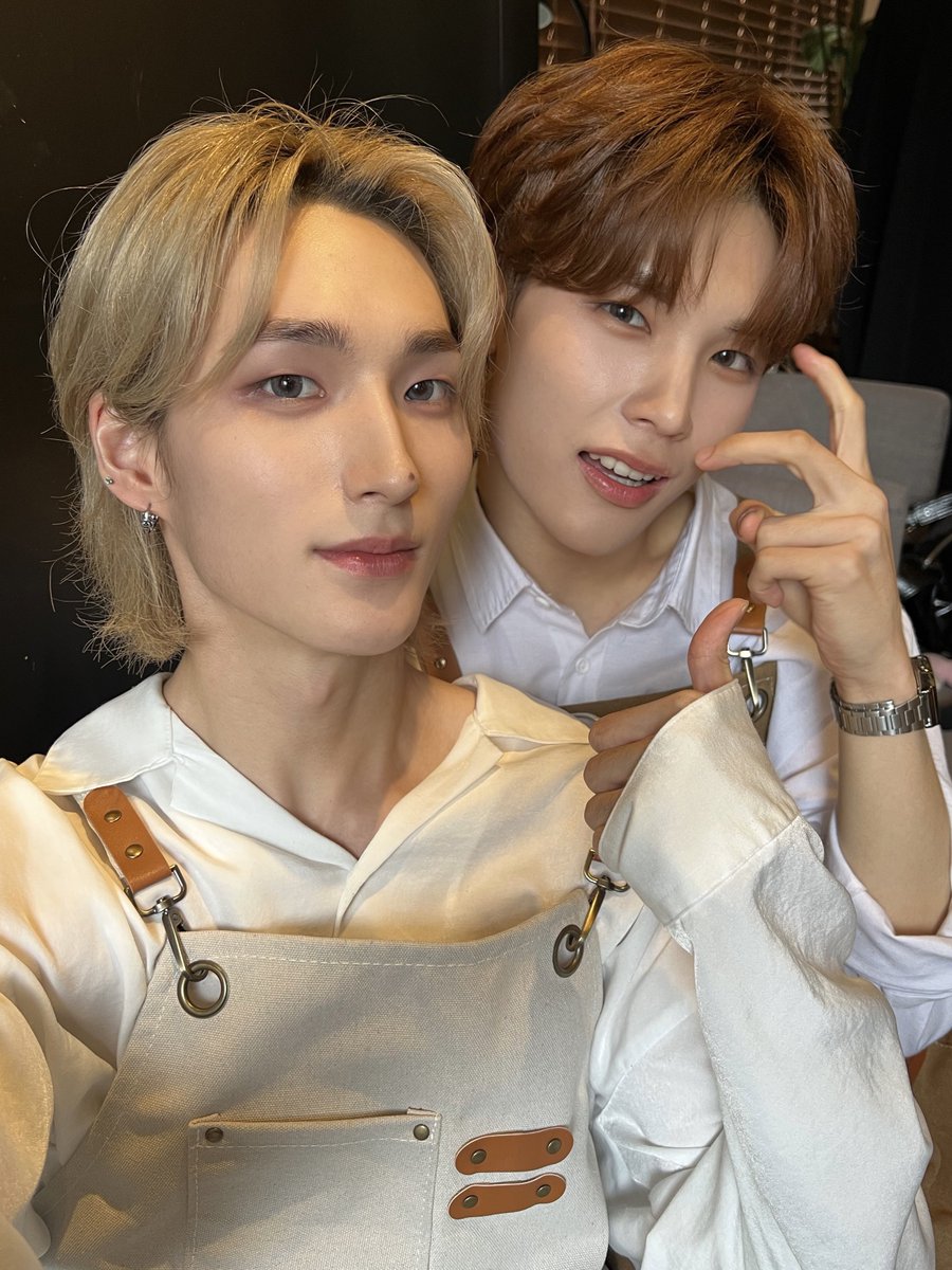 XODIAC_MEMBERS's tweet photo. [#범수] 

커피 한 잔 할래요~💜 (톰with줴리)

#XODIAC #소디엑 #BEOMSOO #범수 https://t.co/7YQbdudx5R
