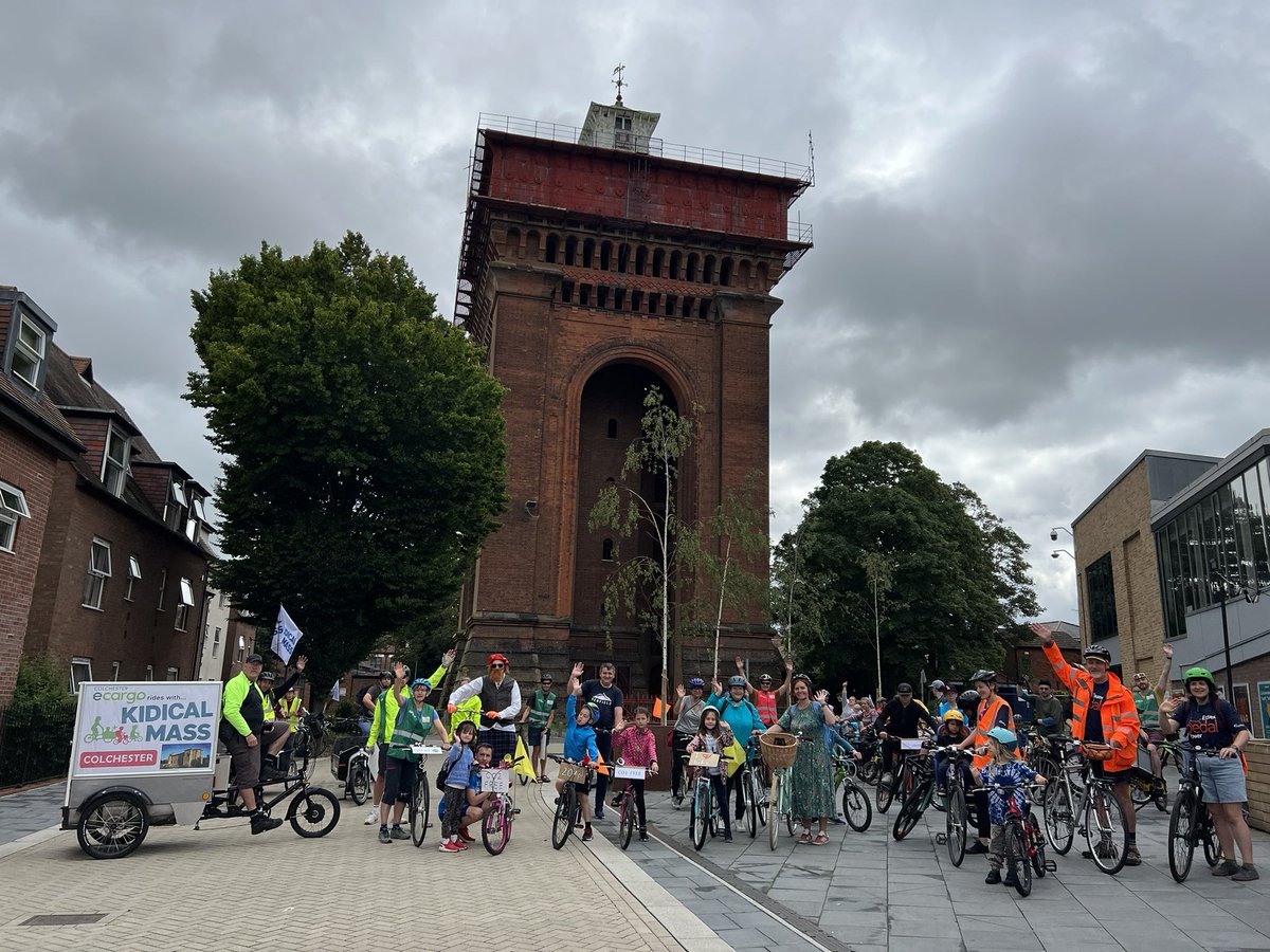 CampaignCycling's tweet photo. Great turn out for Colchester’s second #KidicalMass ride.

All showing support for making cycling for all safer in our city. https://t.co/V5SDOlei9E