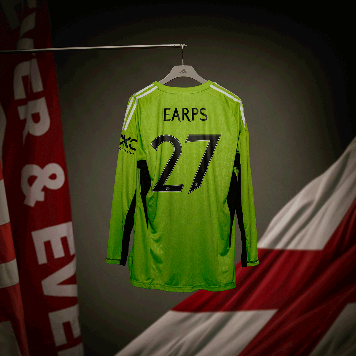 ManUtdWomen's tweet photo. Because children need goalkeepers as role models, too.

Here's your chance to win a Mary Earps shirt 💚👇

#MUWomen