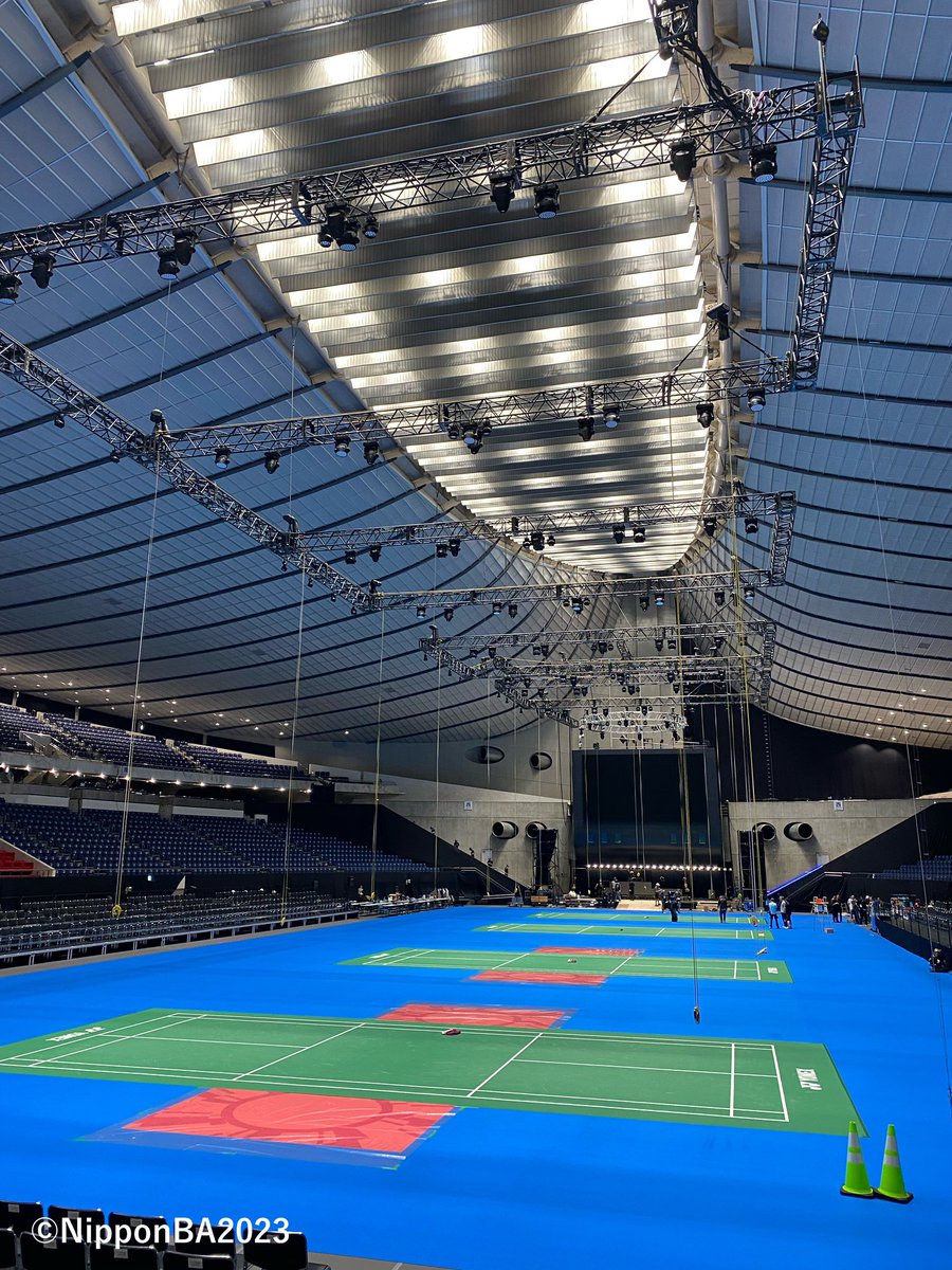 Badminton_BAJ's tweet photo. 【ダイハツジャパンOP】
設営２日目　その後🛠
準備作業は着々と…
絶賛設営工事中🏗🚧⚠️
#バドミントン
#BADMINTON
#代々木第一体育館
#JapanOpen2023 https://t.co/TpLOK46SKa
