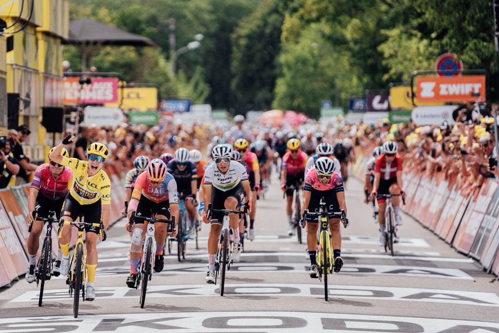 The battle for the yellow jersey starts today with the Tour de France Femmes. Find out everything you need to know, including how to watch for free on GCN+ with Lifeplus-Wahoo: rouleur.cc/blogs/the-roul…