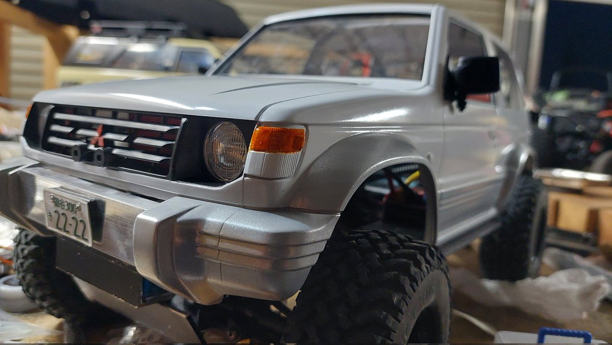 PG3110akiho's tweet image. パジェロ、フロントガラス付けて、
ミラー付けて、
インテリアも開始！
と、工具箱ゲット😄
#スケールクローラー
#ラジコン
#scalecrawler