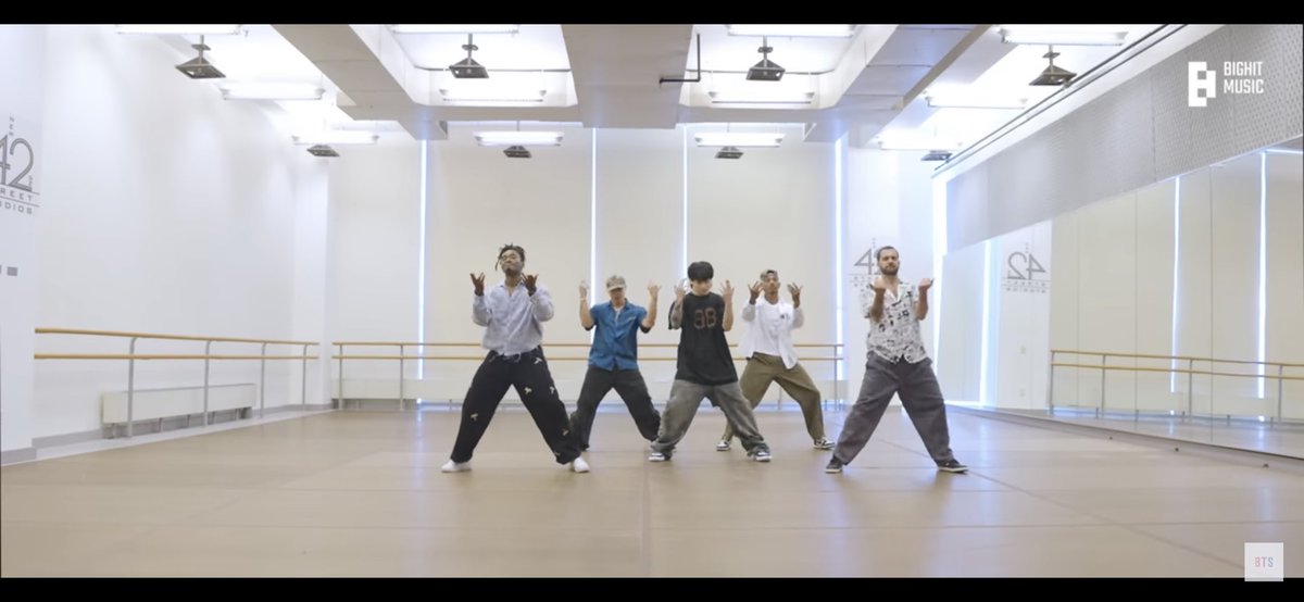 USBTSARMY's tweet photo. 정국 (Jung Kook) 'Seven (feat. Latto)' Official Choreography Dance Practice Video

🔗https://t.co/FrHrVqmSdP

#정국 #JungKook #JungKook_Seven https://t.co/moCKLA9cTW