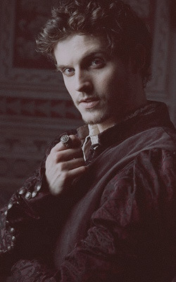 _ItsNora's tweet photo. Daniel Sharman as Lorenzo De Medici is such a flex 💙 #IMedici https://t.co/UfrQ1yJf91