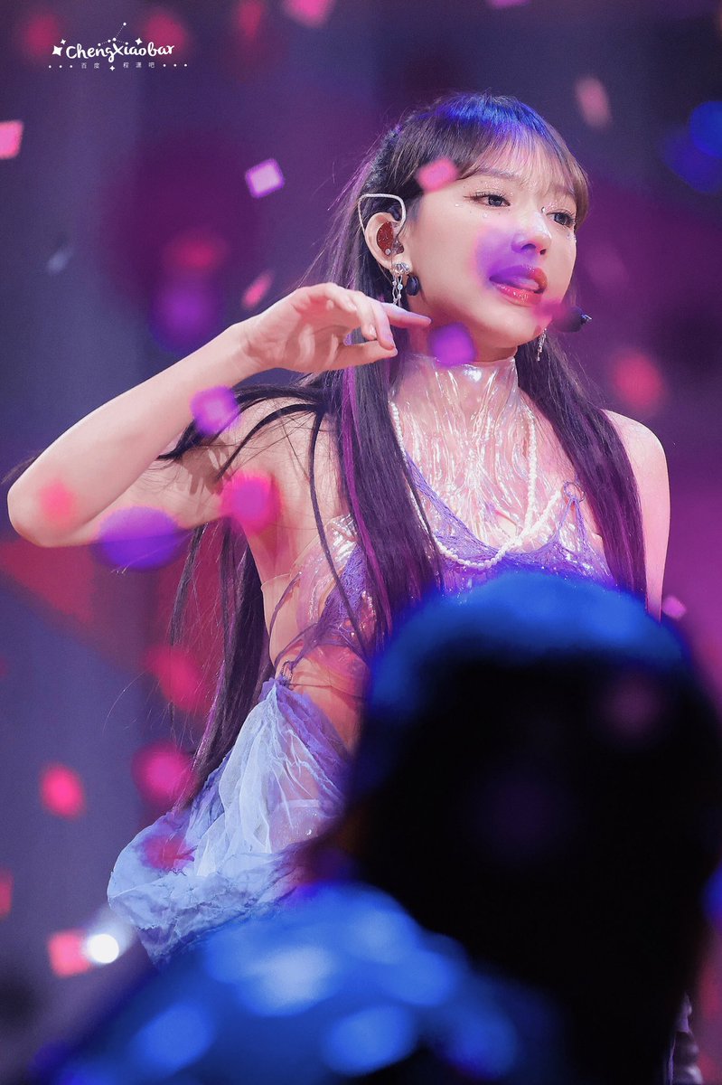 chengxiaobar's tweet photo. 230722 YH Family Concert2023

Born to be an idol🥹

#YHFamilyConcertWithChengXiao 
#ChengXiao #성소 
#YHfamilyConcert https://t.co/NUT6CDXgIu
