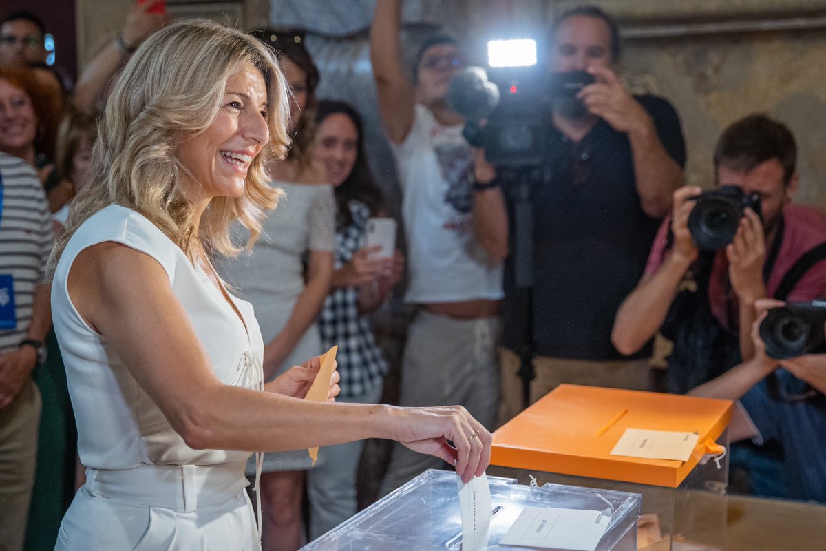 Hoy nos jugamos levantarnos mañana con más derechos, más democracia y más libertad.

Es fundamental que ningún voto se quede en casa.

#EleccionesGenerales