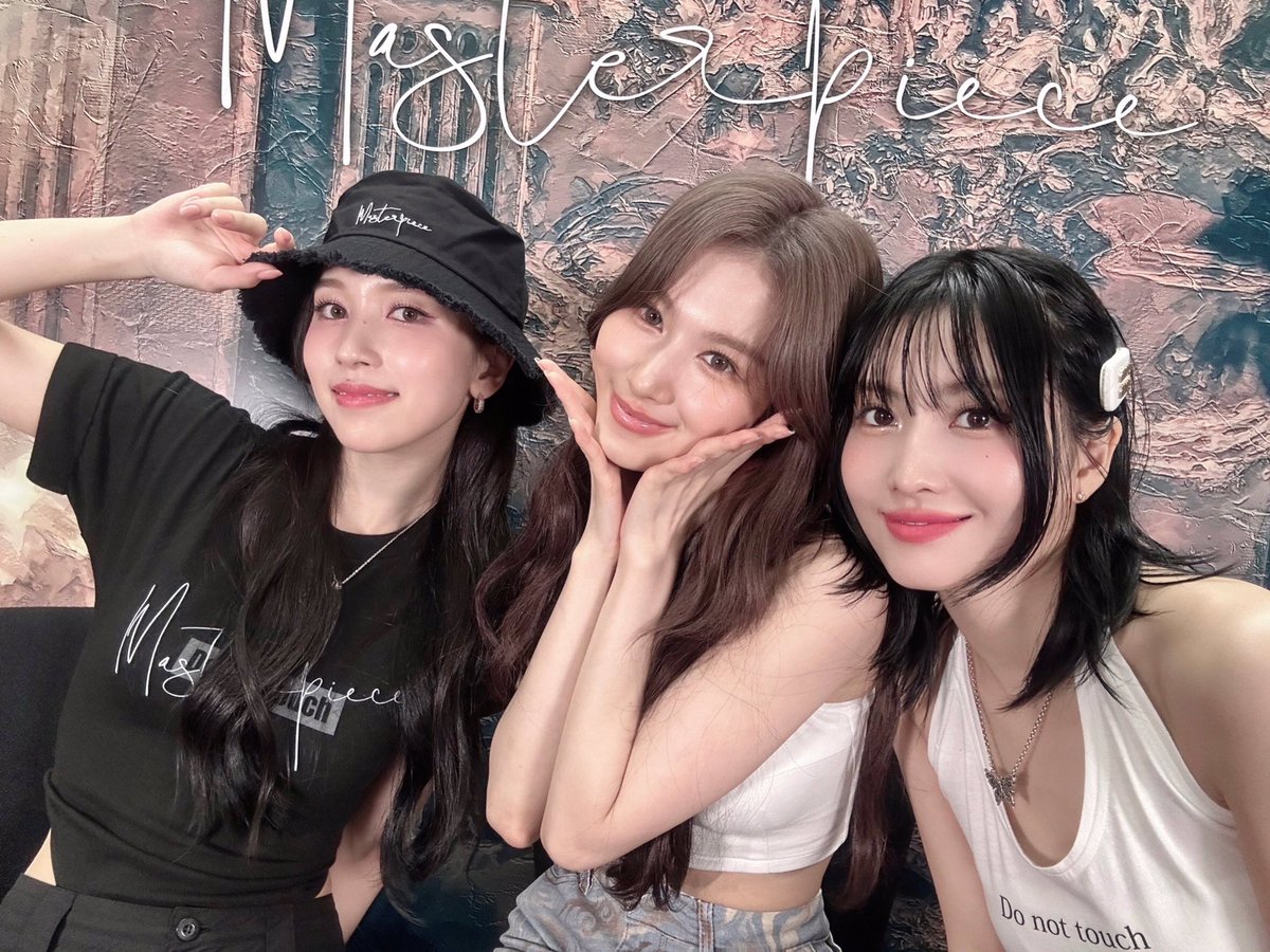 JYPETWICE_JAPAN “Dream-like days in Osaka”. Their dream to debut