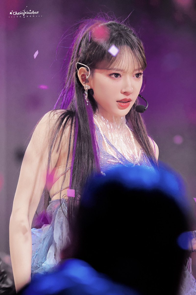 chengxiaobar's tweet photo. 230722 YH Family Concert2023

Unbelievable beauty👸🏻

#YHFamilyConcertWithChengXiao 
#ChengXiao #성소 
#YHfamilyConcert https://t.co/eHcRsuhQlH