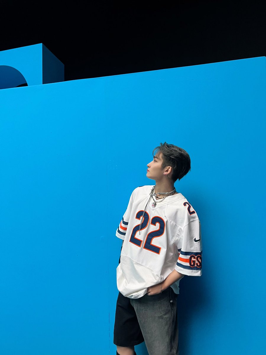 jefeflee's tweet image. A susurrus of ecstasy enshrouded me as i ascended to this veiled sanctuary. The captivating choreography of Sunshower's exultant rhythm ensnared my senses, leaving me in a state mirth. Engaging in enthralling colloquies that traversed celestial domains.