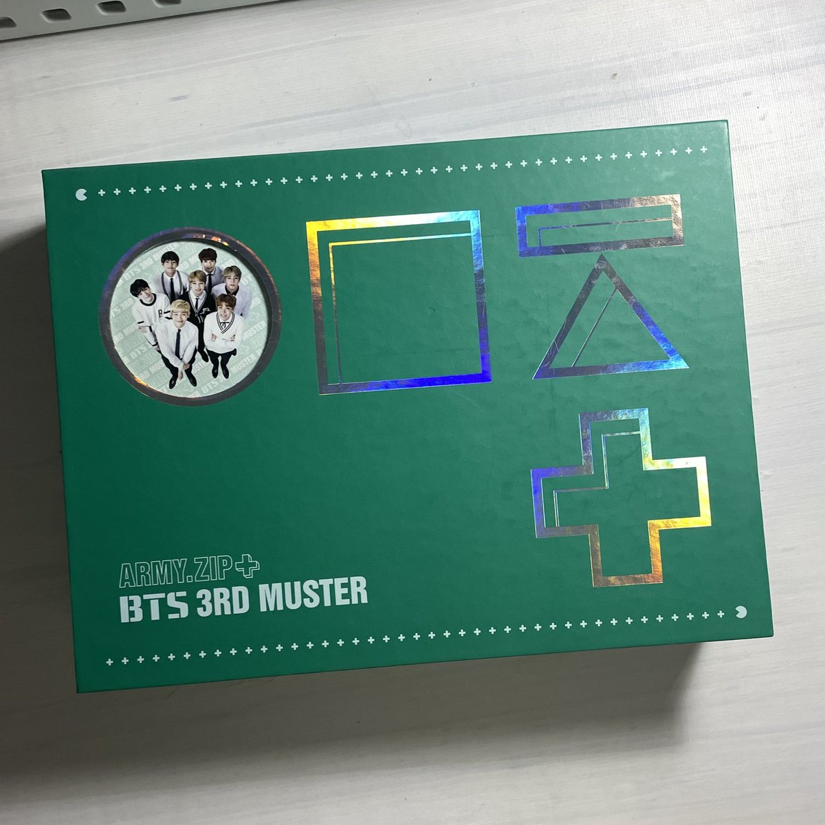 kookgibuys's tweet photo. ⚡︎┊#kookgisells 

unsealed 3rd muster dvd
CD3 working
onhand. rcbt! 
₱900 + pf + lsf
1 week reservation. 

reply or dm to claim

wts lfb ph bts army zip https://t.co/aVsUNhgll0