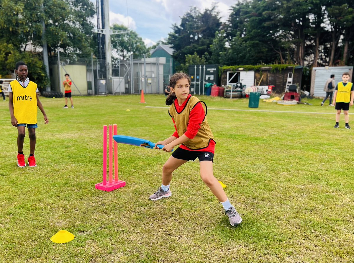A fantastic climax to the <a href="/platformLDN1/">Platform Cricket</a> Season where #NunheadKnights lift our inter-hub trophy for the 1st time.

🥇#NunheadKnights
🥈#HitherGreenHawks
🥉#SydenhamSonics

Well done to all who took part &amp; the 1000s of children who’ve taken up cricket in our hubs this summer. 🏏